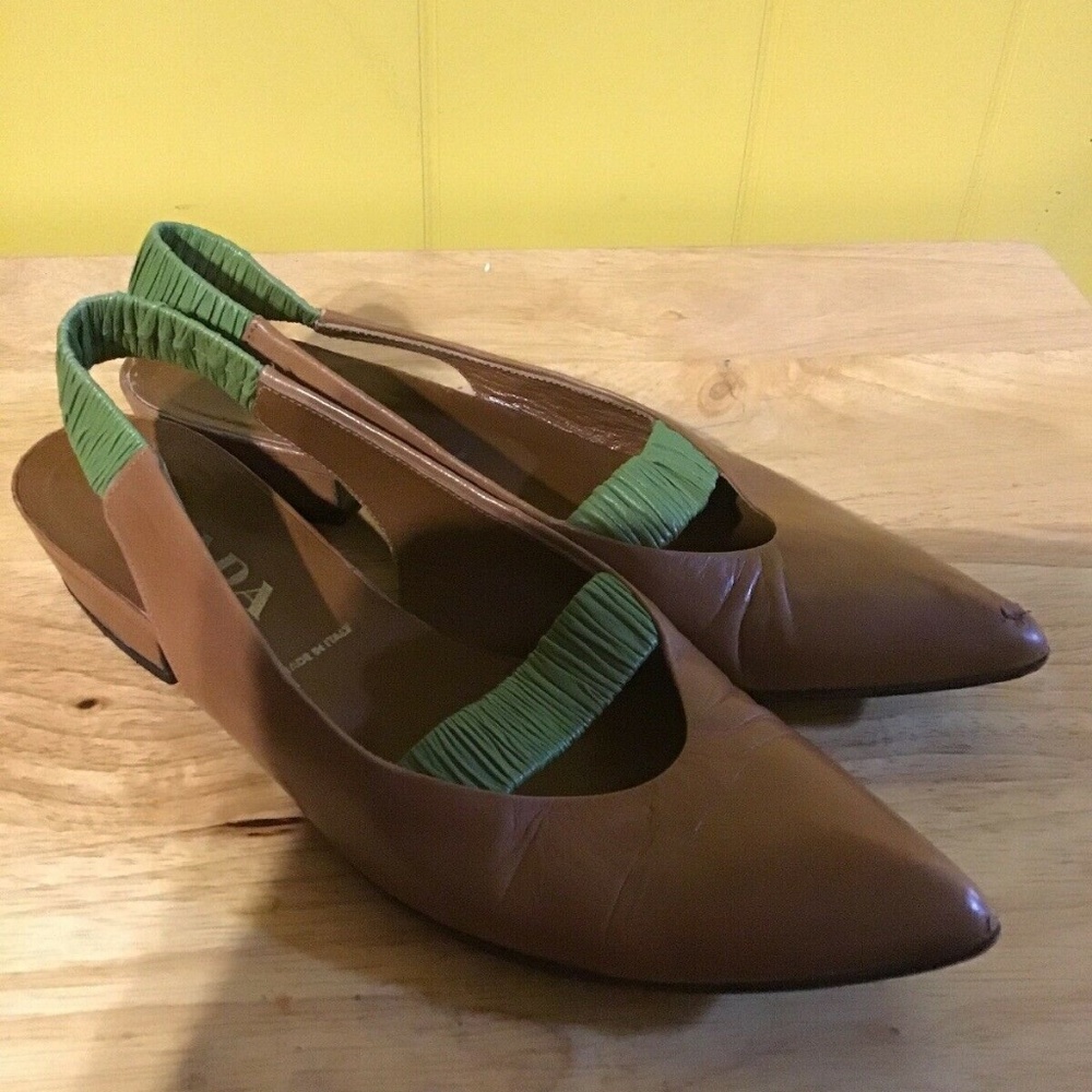 Authentic PRADA Brown & Green size 38.5 Pointy Toe